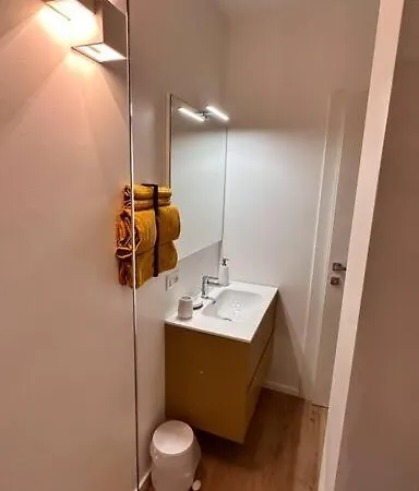 Apartment Mini Ristrutturato Con Giardinetto