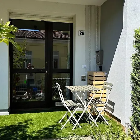 Apartment Mini Ristrutturato Con Giardinetto *
