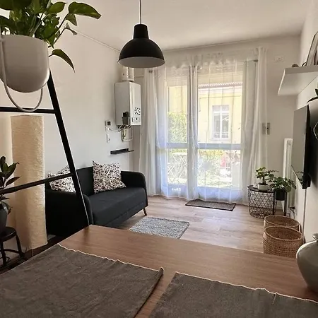 Mini Ristrutturato Con Giardinetto Apartment